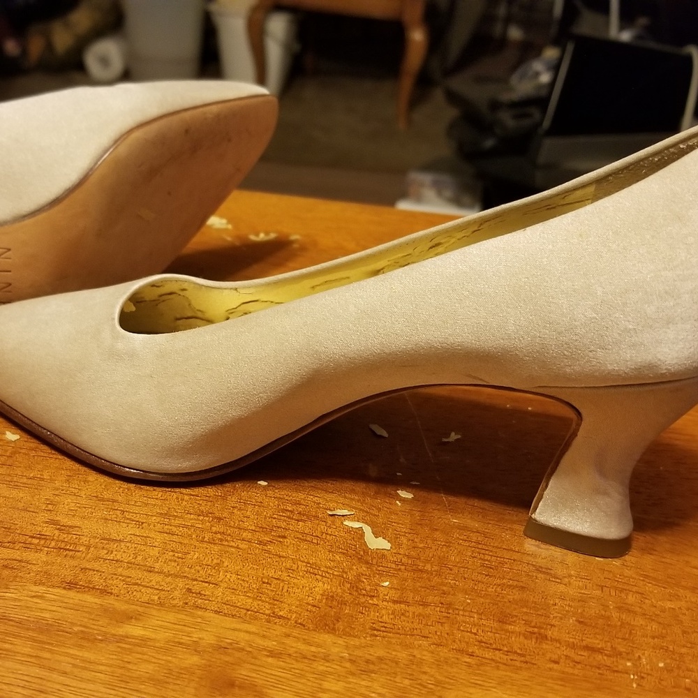 Beige Shoes - Picture 2 of 5